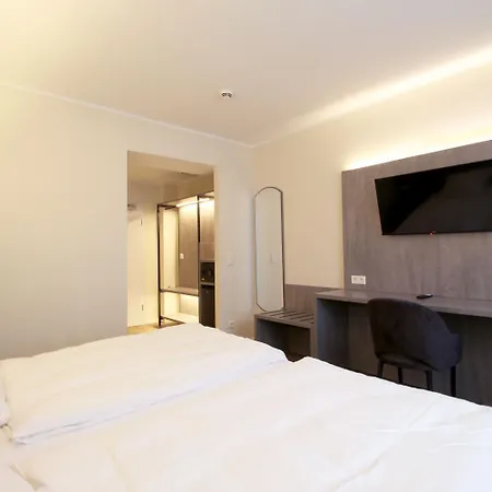 Diamonds Hotel-2